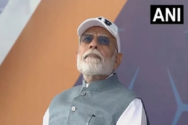 वाराणसी में भारतीय वायुसेना का एयर शो, पीएम मोदी ने नमो घाट पर देखा शानदार हवाई प्रदर्शन