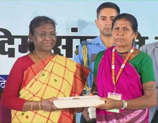 *छत्तीसगढ़ के विशेष पिछड़ी जनजातियों के दल ने राष्ट्रपति से की भेंट-मुलाकात* 