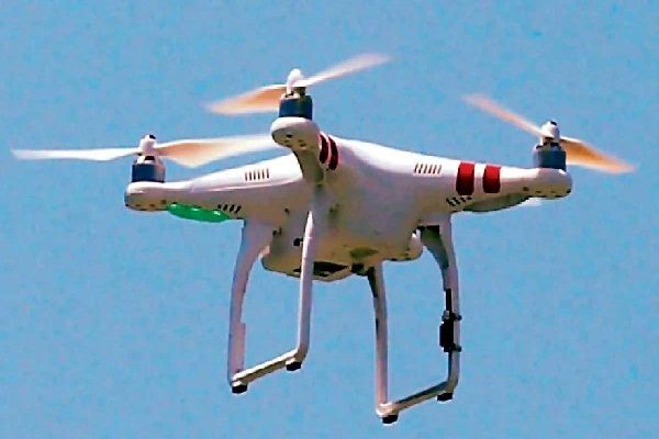 जम्मू में नियंत्रण रेखा के पास सैनिकों ने संदिग्ध पाकिस्तानी ड्रोन पर की गोलीबारी