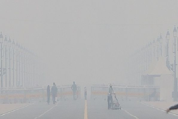  दिल्ली में हवा अभी भी बहुत खराब, दक्षिणी राज्यों में भारी बारिश की चेतावनी....