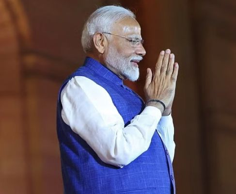 तीसरे कार्यकाल की शुरुआत किसानों के उद्धार के साथ...