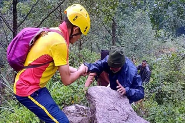 केदारनाथ में 9 हजार श्रद्धालुओं को बचाया गया