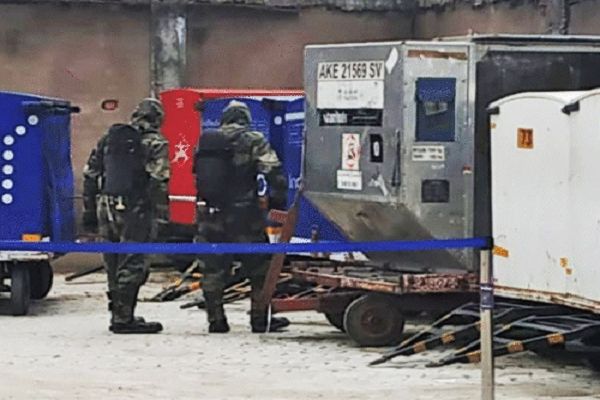 रेडियो एक्टिव एलिमेंट के लीक होने से एयरपोर्ट में हड़कंप