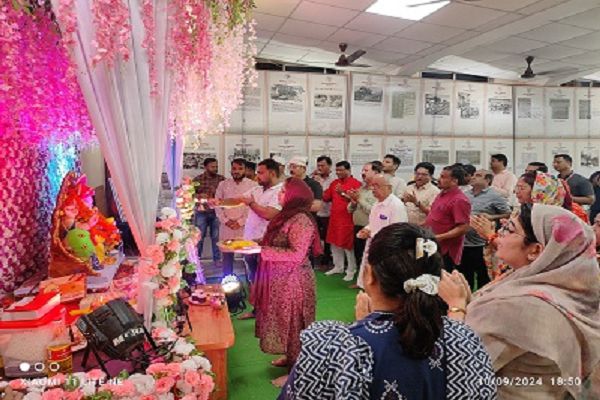 दीनदयाल गणेश उत्सव समिति में दोनों पहर श्री गणेश का पूजन- अर्चन