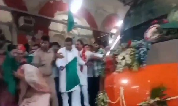 वंदे भारत ट्रेन को हरी झंडी दिखाने के दौरान ट्रैक पर गिरी महिला विधायक, मचा हड़कंप...