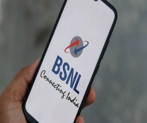 अब जी भर कर करो इंटरनेट का इस्तेमाल...BSNL का 499 रुपये का सुपरहिट फाइबर प्लान, 30 दिन फ्री कॉलिंग भी
