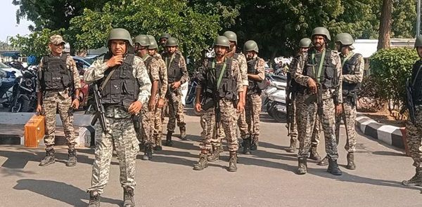 एयरलाइंस के बाद सीआरपीएफ स्कूलों को बम की धमकी, मचा हड़कंप