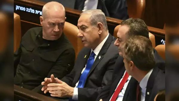 पीएम नेतन्याहू ने युद्ध के बीच अपने रक्षा मंत्री गैलेंट को क्यों हटाया? क्या इजरायली सरकार में पड़ चुकी दरार, समझें