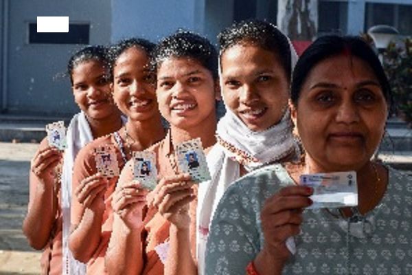 झारखंड में 38 सीट के लिए आज मतदान, सुबह 11 बजे तक 31 फीसदी वोटिंग