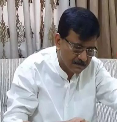  Fact Check: महाराष्ट्र की हार के बाद संजय राउत ने बंद कमरे में बजाया हारमोनियम? जानिए क्या है वीडियो की सच्चाई