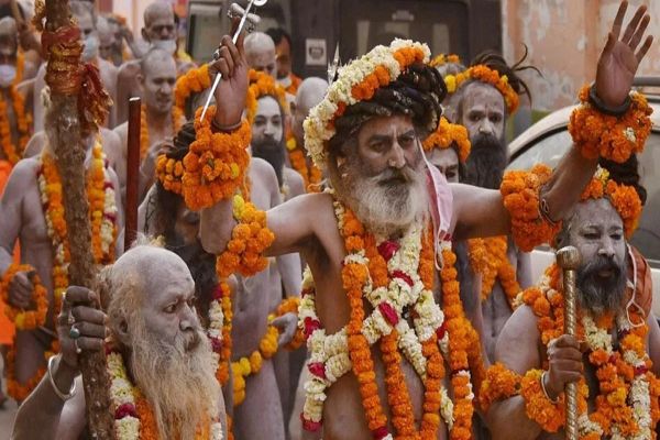 रहस्यमयी है अखाड़ों की परंपरा और उनके नाम, जानिए कैसे चुना जाता है सेनापति