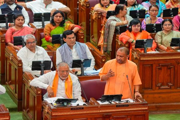 यूपी विधानसभा शीतकालीन सत्र : महाकुंभ 2025 को लेकर सीएम योगी आज विधानसभा को करेंगे संबोधित, अतुल प्रधान के निष्कासन को लेकर सपा करेगी हंगामा