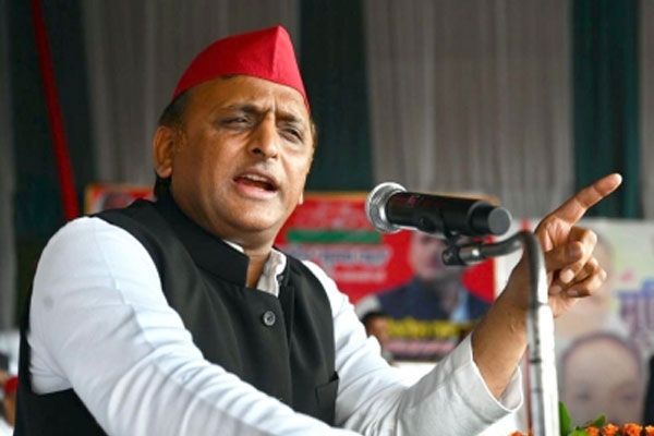 सरकार पर जमकर बरसे अखिलेश