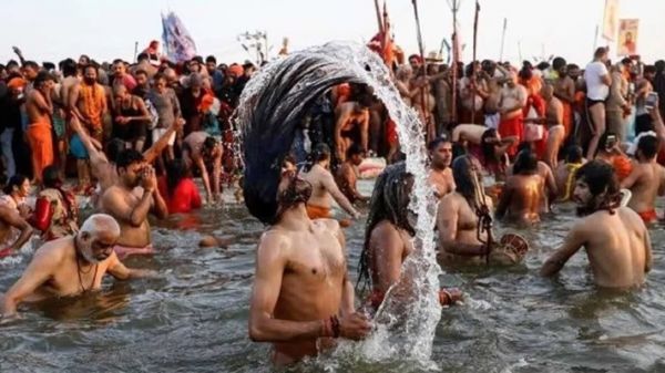 महाकुंभ में पाना चाहते हैं पुण्य तो इन घाटों पर करें स्नान