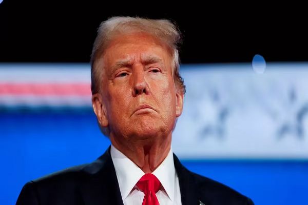 Trump के फैसले से विरोधी दलों में खलबली, 20 राज्यों की सरकार पहुंची कोर्ट; आखिर क्या है ये आदेश?