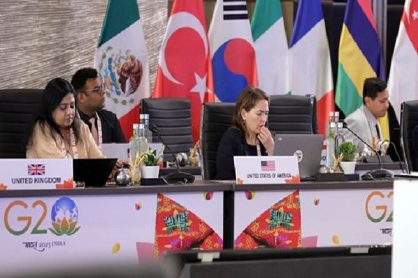 दुनिया का सबसे ताकतवर हथियार है शिक्षा