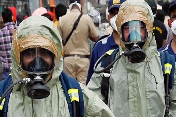 गोदामों से 10 करोड़ रुपये के रसायन जब्त