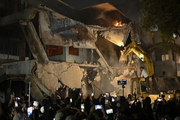 शेख हसीना के भाषण के बीच बांग्लादेश में हिंसा भड़की