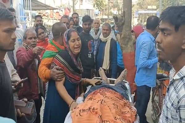  पत्नी को स्कूल छोड़कर घर वापस लौट रहे अधेड़ की गोली मारकर हत्या, मौत से परिजनों में मचा हड़कंप