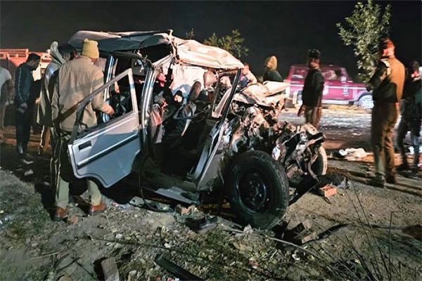 प्रयागराज में हुए सड़क हादसे में छत्तीसगढ़ के 10 श्रद्धालुओं की मौत