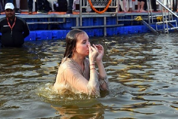 महाकुंभ में महिलाओं के नहाते हुए का वीडियो बेचा..पुलिस ने 113 लोगों को किया चिन्हित