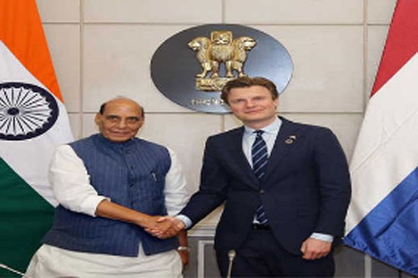 नीदरलैंड के साथ रक्षा साझेदारी बढ़ाने के लिए तत्पर है भारत: राजनाथ
