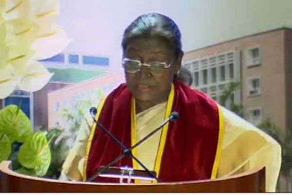 गीता के कर्मयोग की वास्तविक प्रयोगशाला है एम्स: मुर्मु