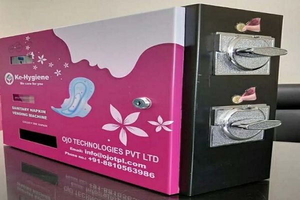 UGC का निर्देश : देश के सभी विवि और कॉलेजों को लगानी होंगी सैनिटरी पैड वेंडिंग मशीनें