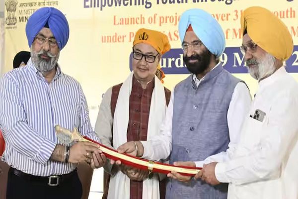 मोदी सरकार की दिल्ली के युवाओं के लिए खास पहल, 100 करोड़ की &lsquo;कौशल प्रशिक्षण योजना&rsquo; शुरू