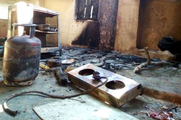 दिल्ली के मनोहर पार्क इलाके में सिलेंडर में लगी आग, घर में मौजूद मासूम भाई-बहन की जलकर मौत