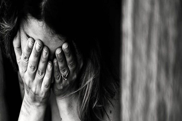 चलती ट्रेन में नाबालिग से दुष्कर्म