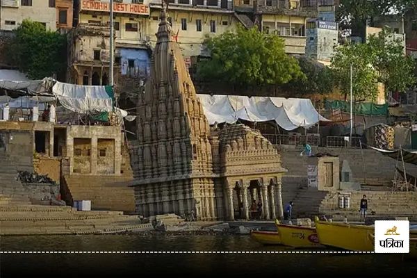 काशी का रहस्यमयी शिव मंदिर! 9 डिग्री टेढ़ा होकर भी अडिग, सावन में नहीं कर सकते जलाभिषेक
