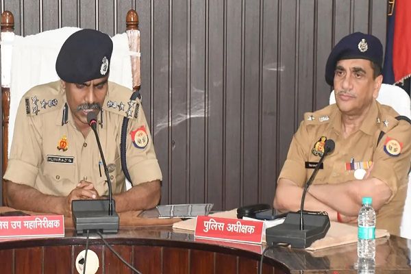 डीआईजी का रामपुर दौरा, कार्यालय का किया वार्षिक निरीक्षण, कर्मचारियों को दिए समर्पण से कार्य करने के निर्देश