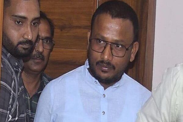 खदान मालिक से 20 लाख की वसूली करते रंगे हाथ पकड़ाए विधायक जयकृष्ण पटेल