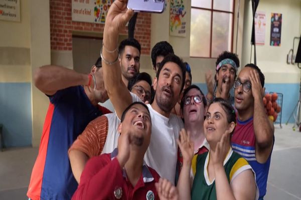 आमिर खान के घर मचेगी धूम: &lsquo;सितारे ज़मीन पर&rsquo; की टीम मनाएगी म्यूज़िक का जश्न