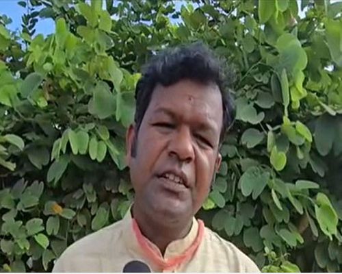 सैंड आर्टिस्&zwj;ट सुदर्शन ने भगवान गणेश की 50 अनूठी मूर्तियों के साथ बनाया रिकॉर्ड