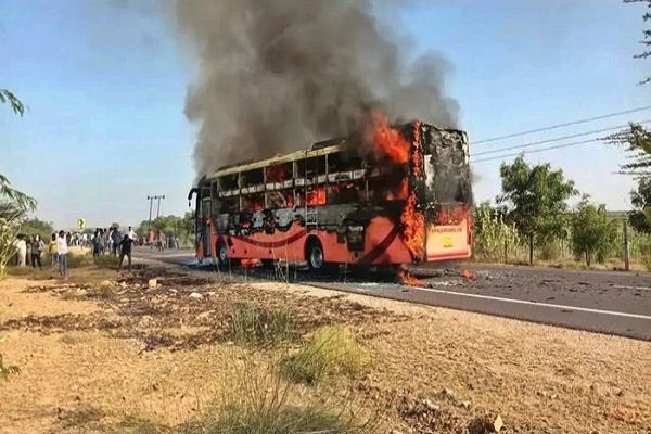 राजस्थान बस हादसे में 20 यात्रियों की दर्दनाक मौत