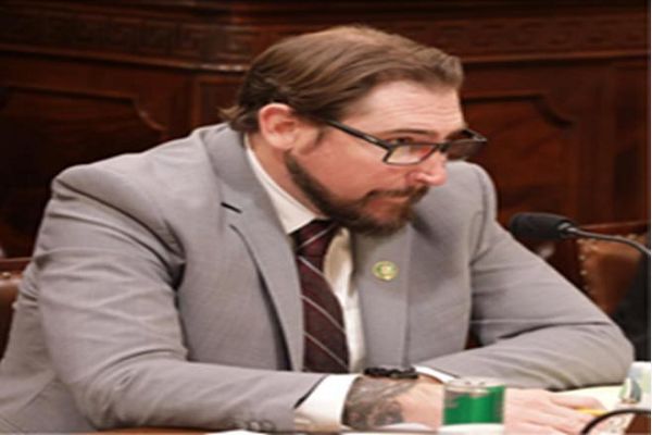 अमेरिका में एच-1बी वीजा को 3 साल के लिए निलंबित करने का प्रस्ताव