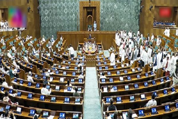 नीट और राम मंदिर चढावा चोरी विवाद: हंगामे की भेंट चढ़ा मानसून सत्र का पहला दिन
