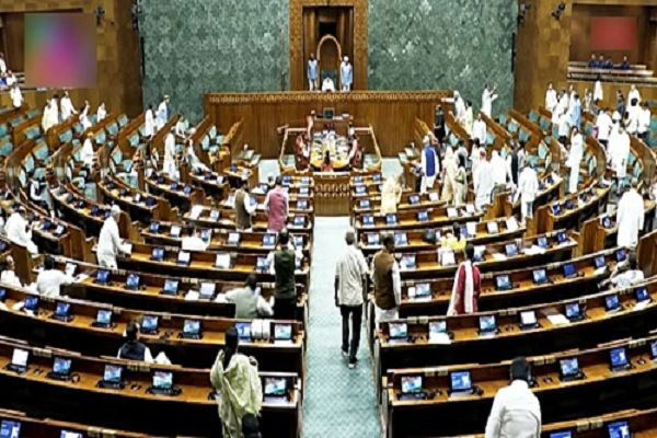 शिक्षा मंत्री के इस्तीफे पर अड़ा विपक्ष, नीट मामले पर चौथे दिन भी कार्यवाही ठप