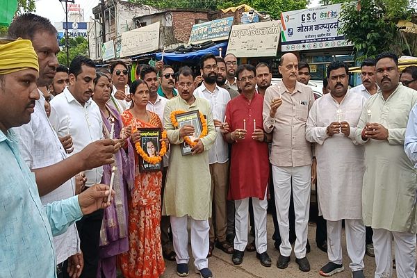 मुंगेली - छात्र समुदाय के समर्थन में भारतीय राष्ट्रीय कांग्रेस के आह्वान पर 22 जुलाई 2026 की शाम जिला मुख्यालय मुंगेली में कांग्रेस कार्यकर्ताओं ने विरोध-प्रदर्शन किया