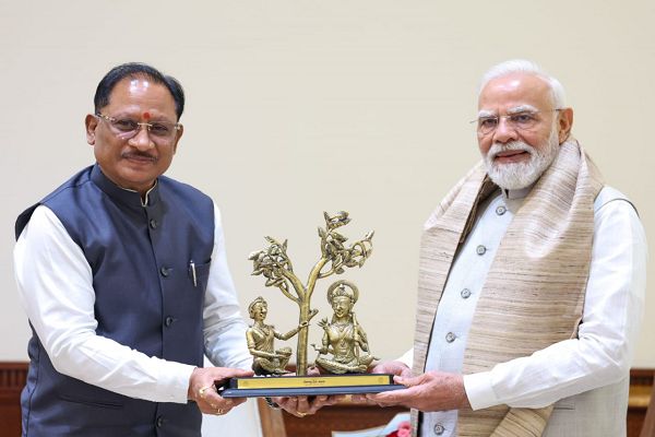 रायपुर : प्रधानमंत्री श्री नरेंद्र मोदी से मुख्यमंत्री श्री विष्णु देव साय ने की भेंट, छत्तीसगढ़ के विकास और &lsquo;बस्तर विजन&rsquo; पर हुई विस्तृत चर्चा