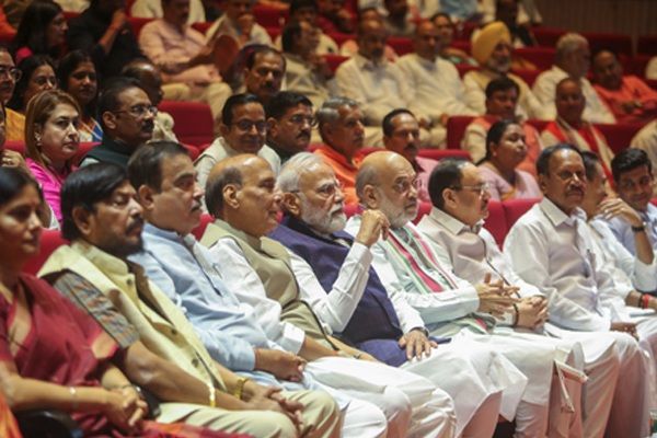 एनडीए का 'मंगल मिलन' मंगलवार को, भाजपा संसदीय दल ने जारी किया पत्र