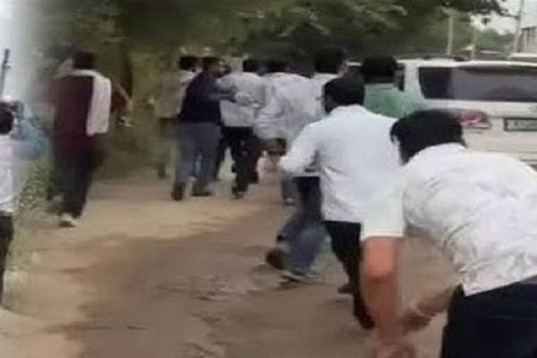 जयपुर में सरकारी स्कूल पहुंची कॉजपा टीम पर हमला, वाहनों में तोड़फोड़ और पथराव का आरोप