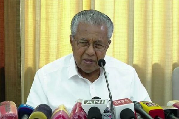 केरल के पूर्व मुख्यमंत्री पी विजयन और उनकी बेटी वीना के खिलाफ ईडी ने मांगी एफआईआर