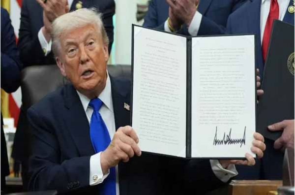 ट्रंप ने रूस पर प्रतिबंध बढ़ाने वाले कानून पर किए हस्ताक्षर