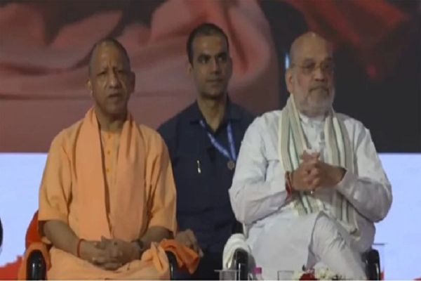 UP वालों को कट्टे, गैंगवार और परिवारवाद वाले राज की याद दिलाकर सबसे बड़ा चुनावी मुद्दा तय कर गये अमित शाह