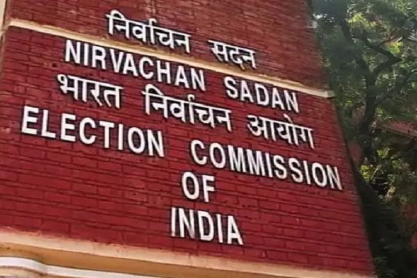 ECI का बड़ा अभियान: SIR के बाद छूटे मतदाताओं के नाम जुड़वाने घर-घर जाएंगे BLO