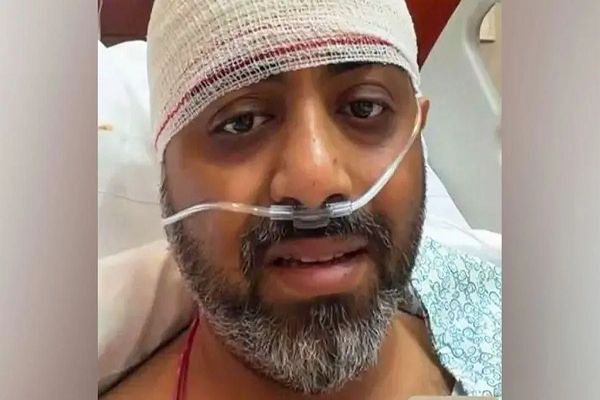 नमाज के लिए पीछे गया को-पायलट, अचानक सिर पर होने लगे वार....