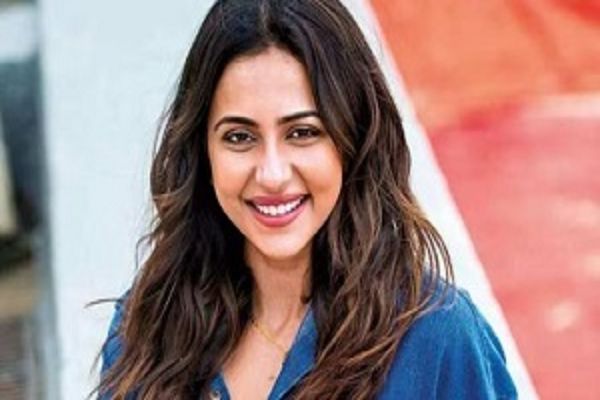 रकुल प्रीत ने IT सर्च से जुड़ी रिपोर्ट्स पर उठाए सवाल, कहा- गलत खबरें वापस लें और सच बताएं